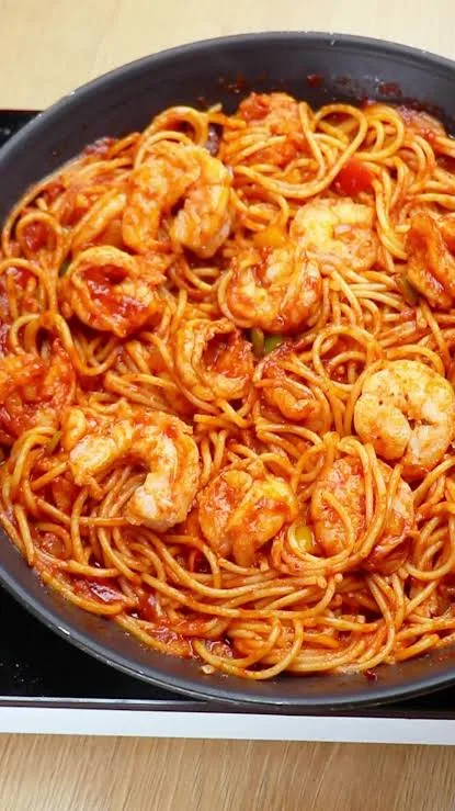 مكرونة بالجمبري ريد صوص